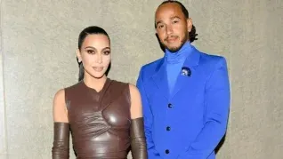 Kim Kardashian y Lewis Hamilton fueron vistos juntos en París y reavivan los rumores de un posible romance. Kim Kardashian y Lewis Hamilton fueron vistos juntos en París y reavivan los rumores de un posible romance.