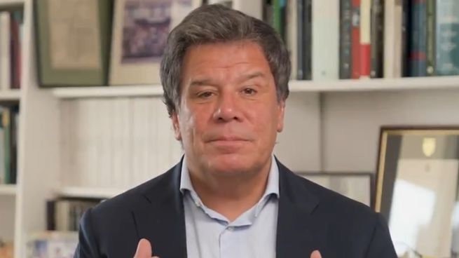 Facundo Manes cerró su campaña con un spot desde su consultorio.
