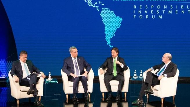 El presidente Luis Lacalle Pou fue orador en un foro de inversiones en Estados Unidos, pero no mencionó la crisis que golpea al gobierno uruguayo.