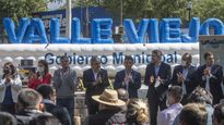 El ministro de Desarrollo Social, Juan Zabaleta, el pasado viernes en Catamarca y junto al gobernador Raúl Jali. Fue el debut en los hechos de Gabriel Yedlin en la unidad ejecutora norteña.