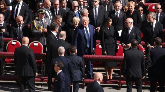 Donald Trump y Volodimir Zelensky se reunieron en la previa del funeral del papa Francisco