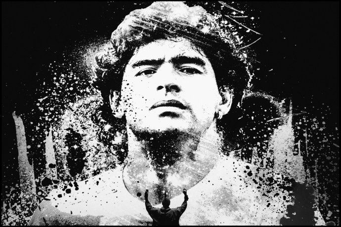 Diego Maradona presente el show de Oasis. Diego Maradona presente el show de Oasis.