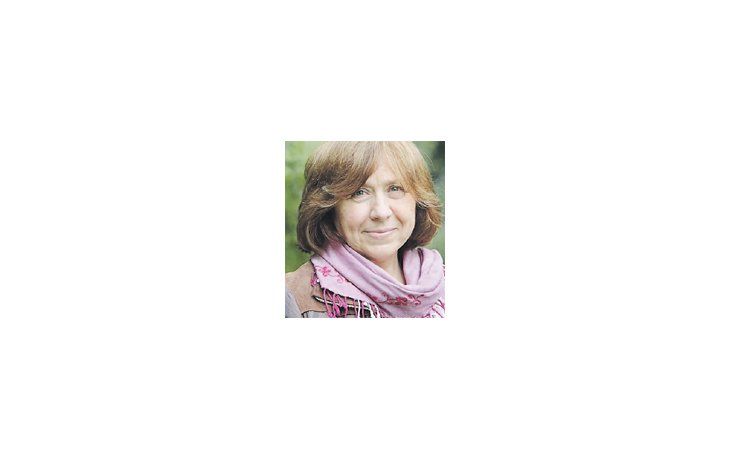 La escritora Svetlana Alexievich, “probable” candidata al Premio Nobel de Literatura que se anuncia mañana.