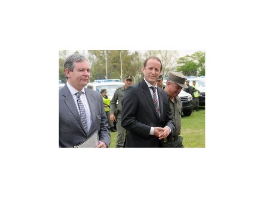 Martín Insaurralde durante la entrega de patrulleros.