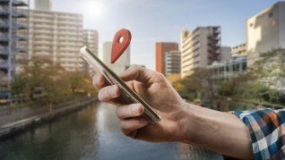 Los servicios de seguimiento de celular se mantienen activos siempre que la configuración del GPS en el celular este habilitada.