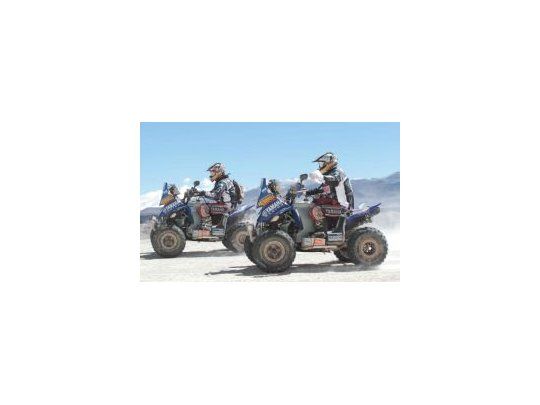 A paso firme. Los hermanos Patronelli buscan el 1-2 en el Dakar 2012.