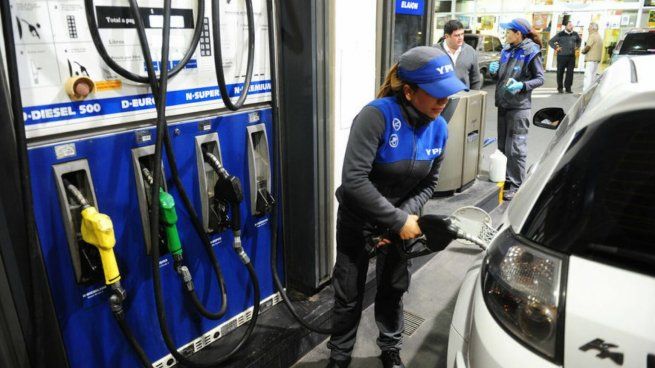 Los estacioneros alertaron por la caída de la demanda en la compra de combustibles.
