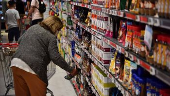 en septiembre, ventas en supermercados mostraron leve repunte, pero cayeron en mayoristas