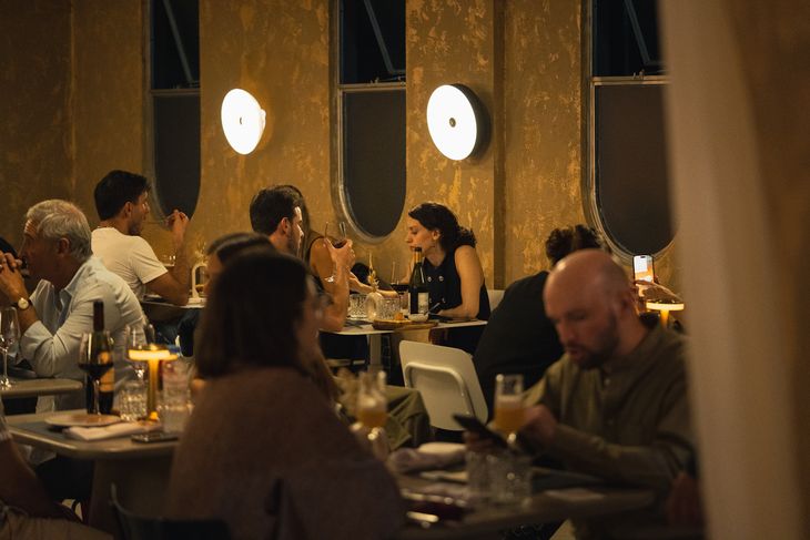 Idilio, ubicado en Av. García del Río 2957, Saavedra.