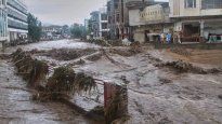 Equipos de rescate continúan buscando desaparecidos tras los aguaceros que arrasaron regiones del Himalaya y norte de Pakistán.