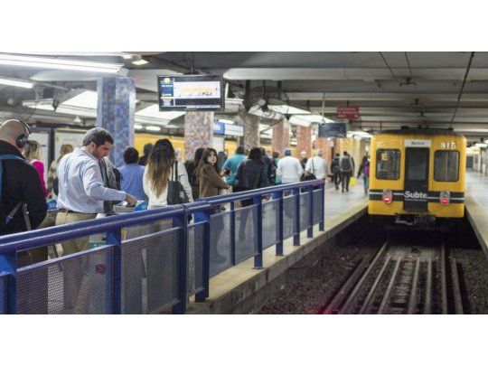 Subtes: nuevo cronograma horario debutó con demoras por conflicto gremial