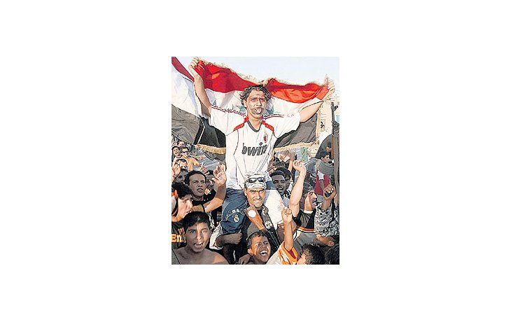 ámbito.com | Las fuerzas de seguridad iraquíes reforzaron ayer su desplieguepara evitar que la euforia de los hinchas se convirtiera,como la semana pasada, en un blanco para los terroristas.El triunfo del equipo nacional en la Copa de Asia le dioa la población