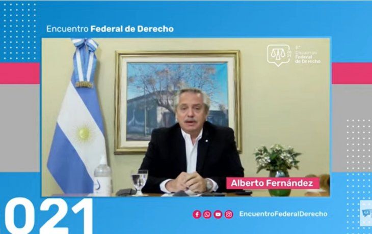 Alberto Fernández se metió en la polémica por la duración del mandato de los jueces Alberto Fernández se metió en la polémica por la duración del mandato de los jueces