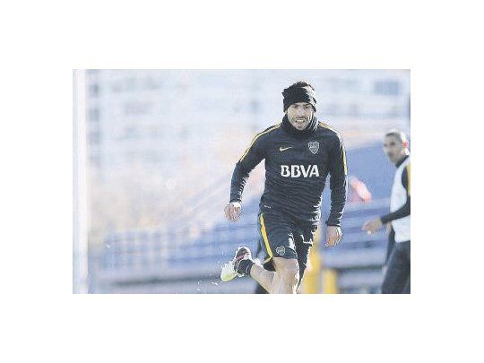 De regreso. A Carlos Tevez se le terminaron los 3 días de licencia y debe volver. En cambio “Cata” Díaz está haciendo las valijas para ir al Getafe.