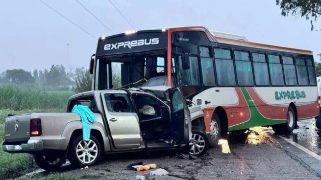 Así quedó la camioneta en la que viajaban los dos jóvenes fallecidos