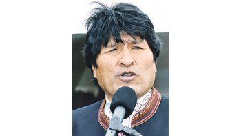 Evo Morales ha intentado sostener el histórico reclamo boliviano de una salida al mar a través de un diálogo más amable con Chile. Un video del Ejército de su país con consignas belicistas dificulta ese objetivo.