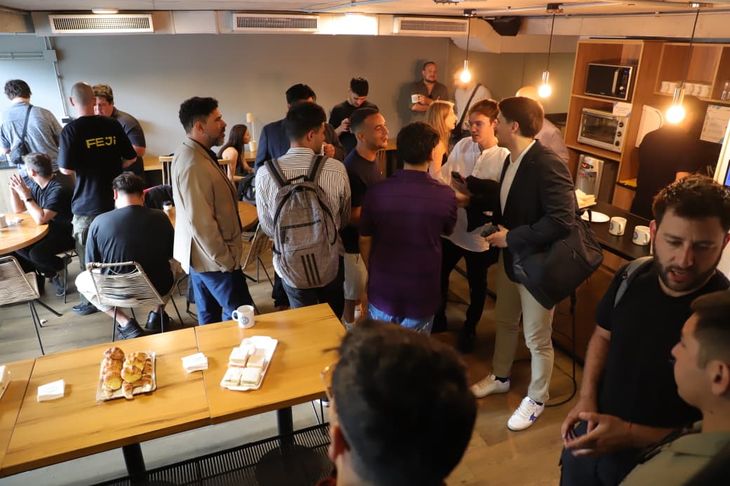 Desayuno mediante, el evento fue una oportunidad clave para el networking. Desayuno mediante, el evento fue una oportunidad clave para el networking.