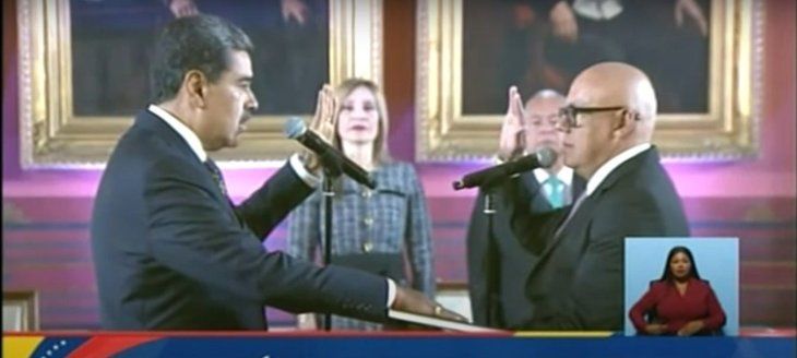 Nicolás Maduro took office with strong criticism from the Venezuelan opposition and part of the international community. Nicolás Maduro took office with strong criticism from the Venezuelan opposition and part of the international community.