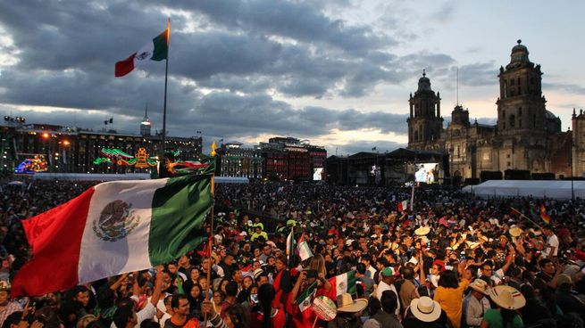 El X Censo de Población y Vivienda de 1980 informa que hay más de sesenta y seis millones de mexicanos.