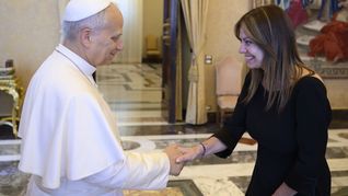 en el medio de la expectativa por la visita papal, leon xvi recibio a pettovello en el vaticano en el medio de la expectativa por la visita papal, leon xvi recibio a pettovello en el vaticano