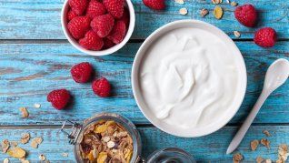 Por su textura y sabor neutro, es muy fácil incluir a este alimento no solo en el desayuno, sino también en almuerzos, meriendas y cenas.&nbsp;