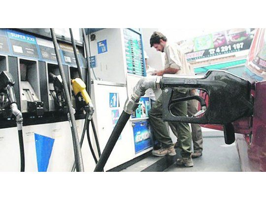 Marcha atrás con el etanol suma presión sobre el precio de naftas