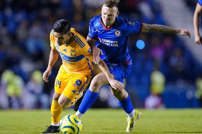 Cruz Azul y Tigres quedaron a un punto en el ranking de Concacaf en esta edición 2025 del torneo continental, pero en la noche del jueves 1º de mayo se enfrentan buscando el pase a la final y cualquiera de los dos que gane recibirá en partido único a Vancouver Whitecap para definir el título.