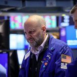 Las nóminas no agrícolas aumentaron en 64.000 puestos en noviembre, superando las expectativas de 50.000 y la pérdida de 105.000 empleos en octubre, según datos de la Oficina de Estadísticas Laborales. Las nóminas no agrícolas aumentaron en 64.000 puestos en noviembre, superando las expectativas de 50.000 y la pérdida de 105.000 empleos en octubre, según datos de la Oficina de Estadísticas Laborales.