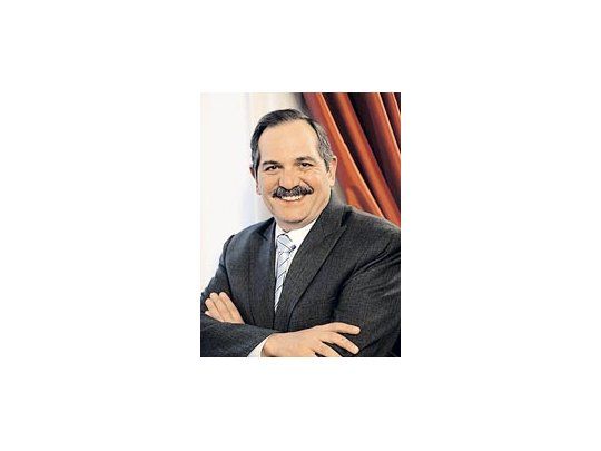 La Legislatura aprobó el decreto firmado por el gobernador, mediante el cual se otorga al Club Atlético Tucumán, del cual es hincha, $ 1 millón. Idéntica ayuda se dará a San Martín.