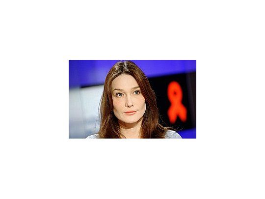 En principio, la primera dama no demandará a la autora del libro.