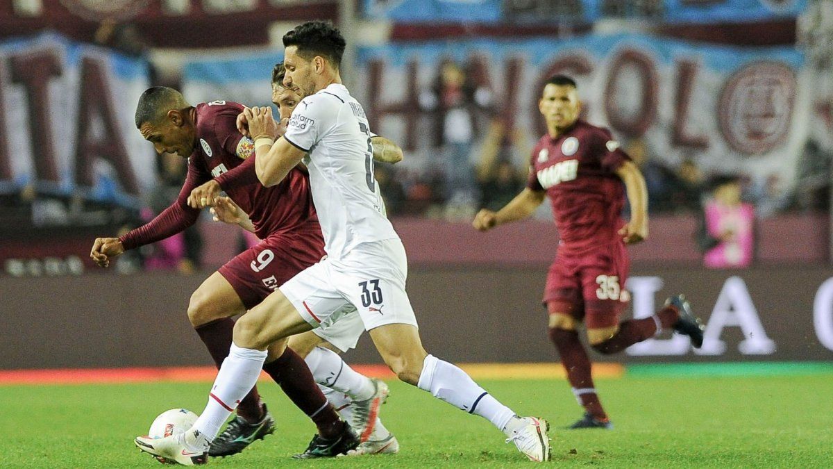 Independiente rescued a draw in their visit to Lanús