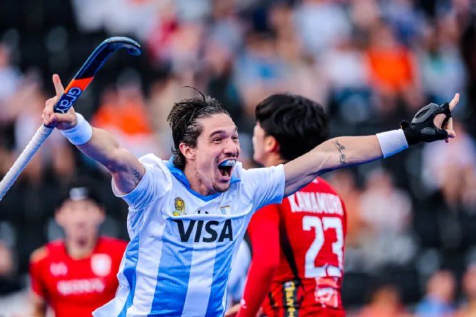Los Leones cerraron un Mundial inolvidable con una victoria 2-1 ante Países Bajos y volvieron a subirse al podio después de 12 años. Argentina repitió el tercer puesto conseguido en La Haya 2014. Los Leones cerraron un Mundial inolvidable con una victoria 2-1 ante Países Bajos y volvieron a subirse al podio después de 12 años. Argentina repitió el tercer puesto conseguido en La Haya 2014.