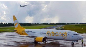 ámbito.com | A partir del 15 de agosto todas las compañías aéreas podrán vender pasajes sin restricción de precio mínimo. Será para los pasajes ida y vuelta que se compren con 30 días de antelación. La medida era reclamada por los nuevos jugadores del sector aerocomer