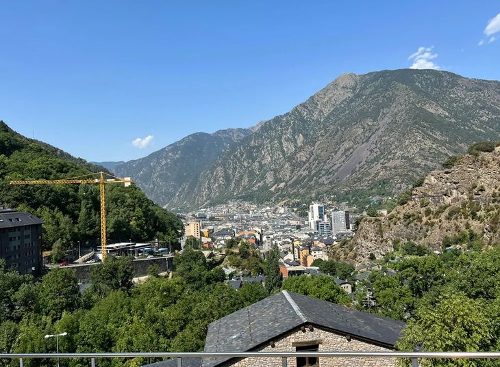 Andorra, uno de los países de Europa con mayor oferta laboral para extranjeros Andorra, uno de los países de Europa con mayor oferta laboral para extranjeros