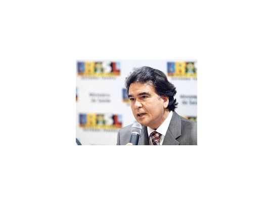 José Temporao, ministro de Salud de Brasil. Pese a la llegada del virus A H1N1 a ese país, el funcionario aseguró que no se han registrado contagios locales y que la situación está bajo control.