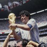 El mejor jugador de fútbol de todos los tiempos cumpliría 65 años. El mejor jugador de fútbol de todos los tiempos cumpliría 65 años.