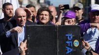 Dos personas fueron detenidas tras el ataque a Javier Milei en Lomas de Zamora.