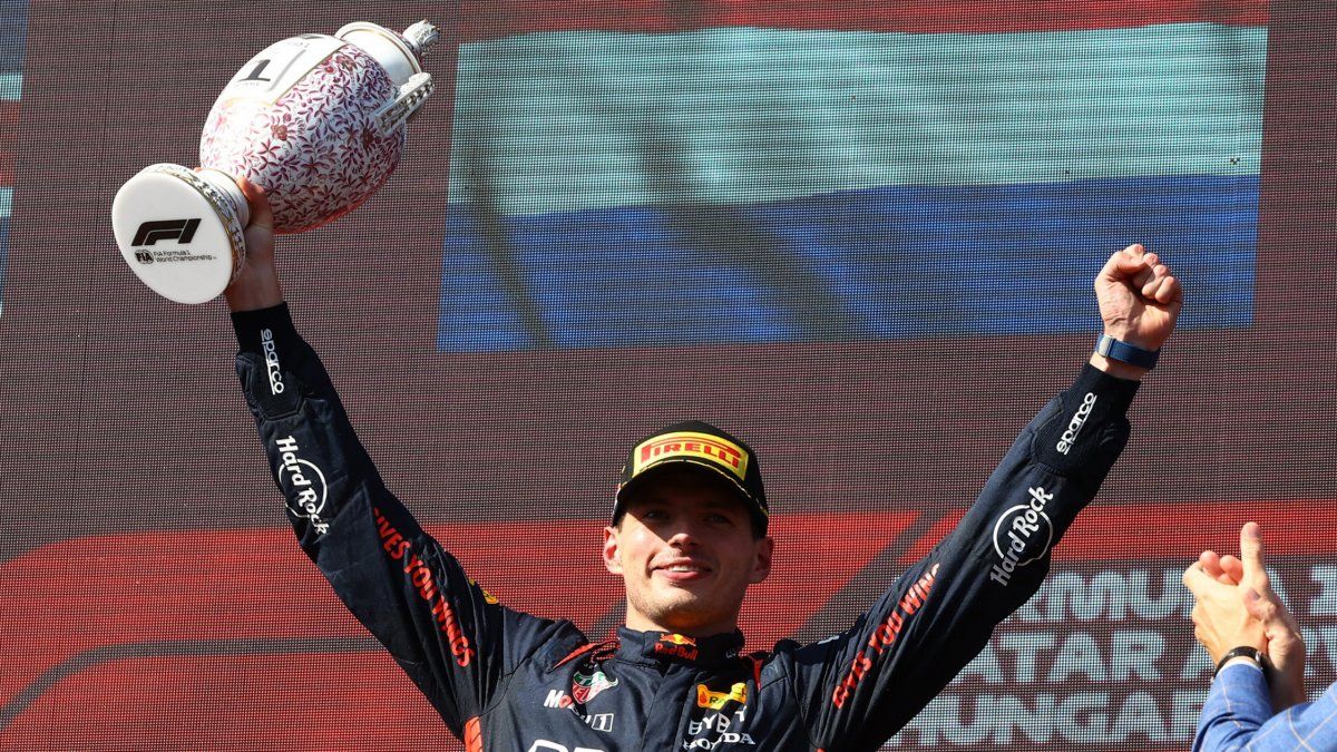 The unusual blooper that destroyed Max Verstappen’s trophy in Formula 1
