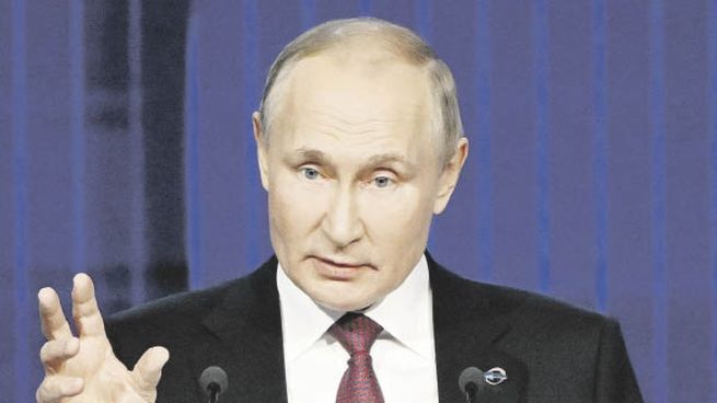 DESAFÍO. El presidente Vladímir Putin participó de un foro en el que afirmó que Rusia sólo lucha por “sobrevivir”.