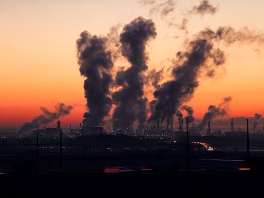 La OMS estima que 9 de cada 10 personas en el mundo respiran aire contaminado