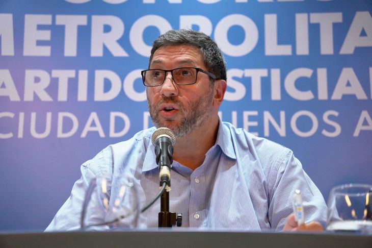 Juan Manuel Olomos. Juan Manuel Olomos.