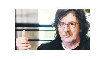 Además de las visitas internacionales para todos los gustos, entre las ofertas locales se destaca el regreso de Charly García al estadio de River a 20 años de su última actuación allí.