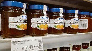 Góndolas. En los supermercados se pueden encontrar ofertas de cervezas y dulces alemanes, condimentos norteamericanos, chocolates y fideos, entre otros.