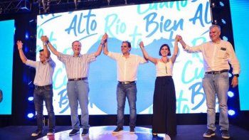 El gobernador Juan Schiaretti, durante el lanzamiento de la campa&ntilde;a por la reelecci&oacute;n de Juan Manuel Llamosas en R&iacute;o Cuarto.