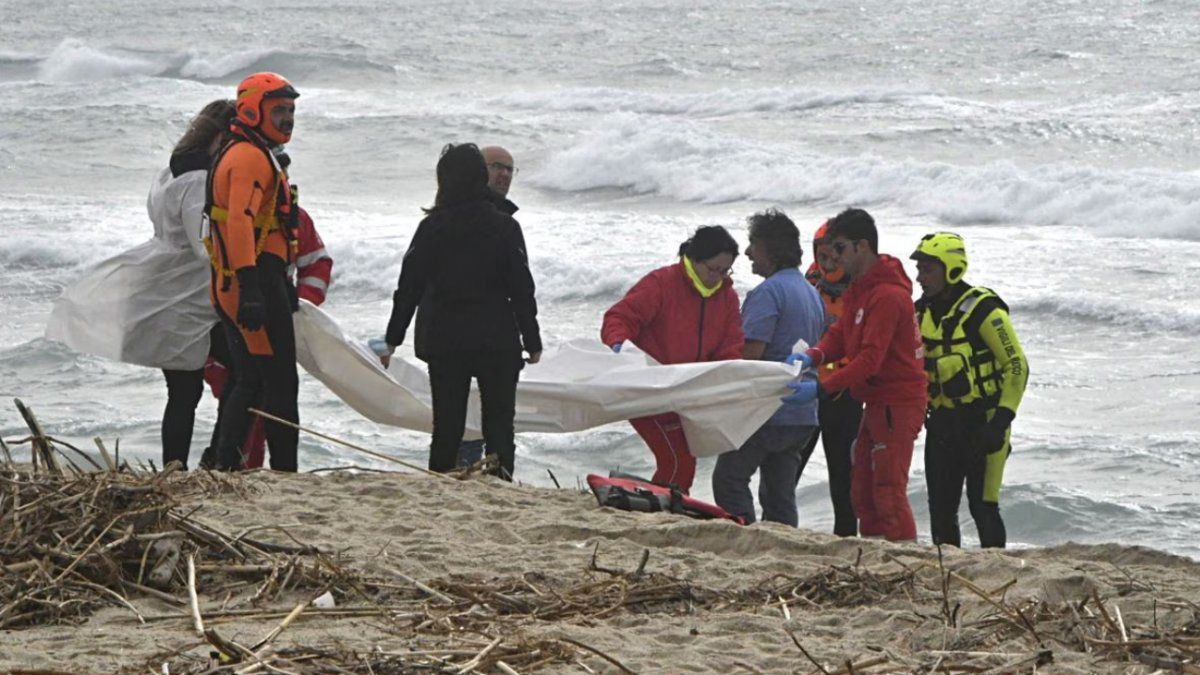 59 migrants died off the coast of Italy