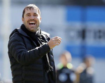 Coudet debutaría el 12 de marzo, en la visita de River a Huracán por la décima fecha. Coudet debutaría el 12 de marzo, en la visita de River a Huracán por la décima fecha.