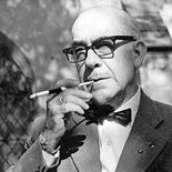 Nace en 1905 el dramaturgo Rodolfo Usigli, considerado el padre del teatro moderno mexicano. Nace en 1905 el dramaturgo Rodolfo Usigli, considerado el padre del teatro moderno mexicano.