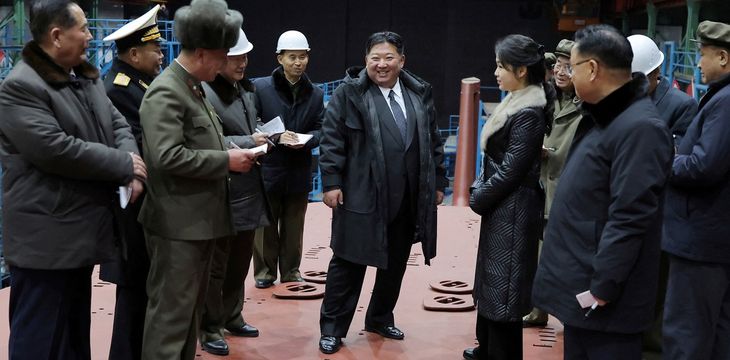 Kim estuvo acompa&ntilde;ado por su hija Kim Ju-ae, cuya presencia volvi&oacute; a alimentar especulaciones sobre su posible rol futuro dentro del r&eacute;gimen.