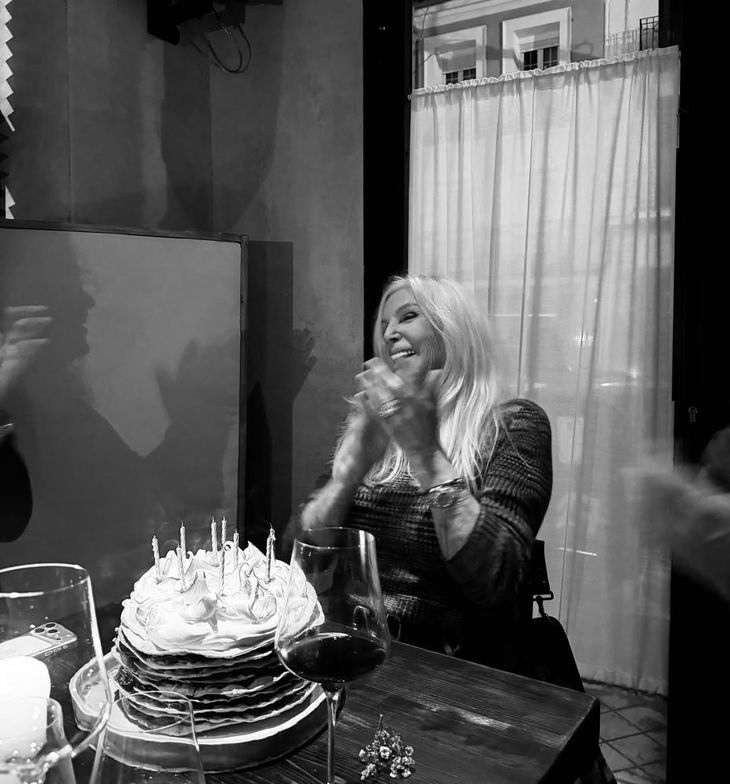 El festejo transcurrió entre brindis, risas, fotos grupales y el clásico momento de soplar las velitas. El festejo transcurrió entre brindis, risas, fotos grupales y el clásico momento de soplar las velitas. 