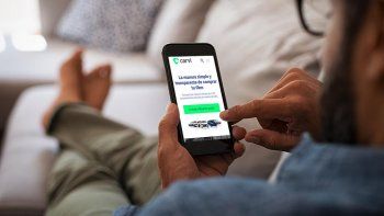Carvi.com nos permite comparar ofertas desde nuestra casa y nos pone a disposición una persona que estará siguiendo de cerca toda la operación para que se cumplan las condiciones pactadas en la solicitud.
